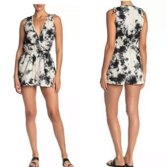 NWT RAGA White Black Tie Dye Faux Wrap Lightweight Sleeveless Romper Size XS - Picture 1 of 7